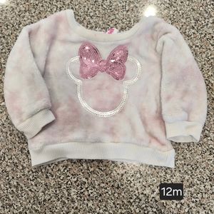12 Minnie sweater